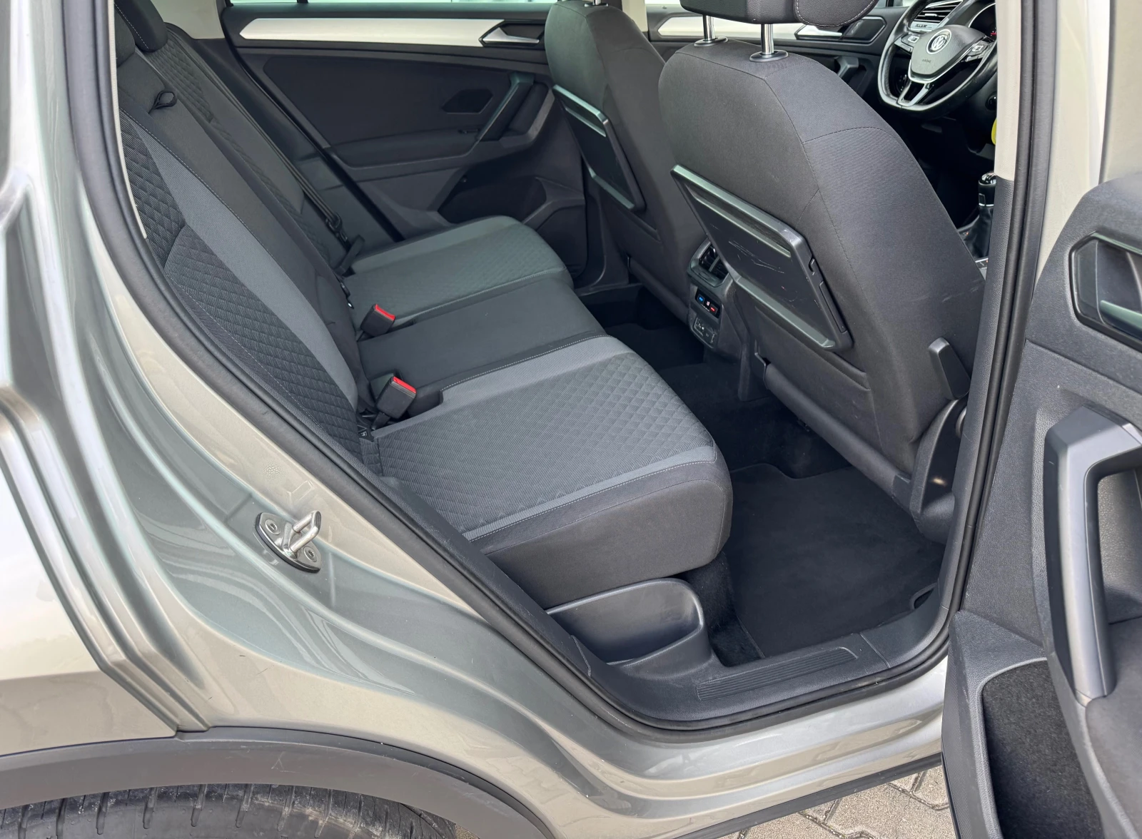 VW Tiguan 1, 6tdi 116ps, 6ck., ев6В, нави, мулти, темпо, usb, снимка 12 - Автомобили и джипове - 54196383