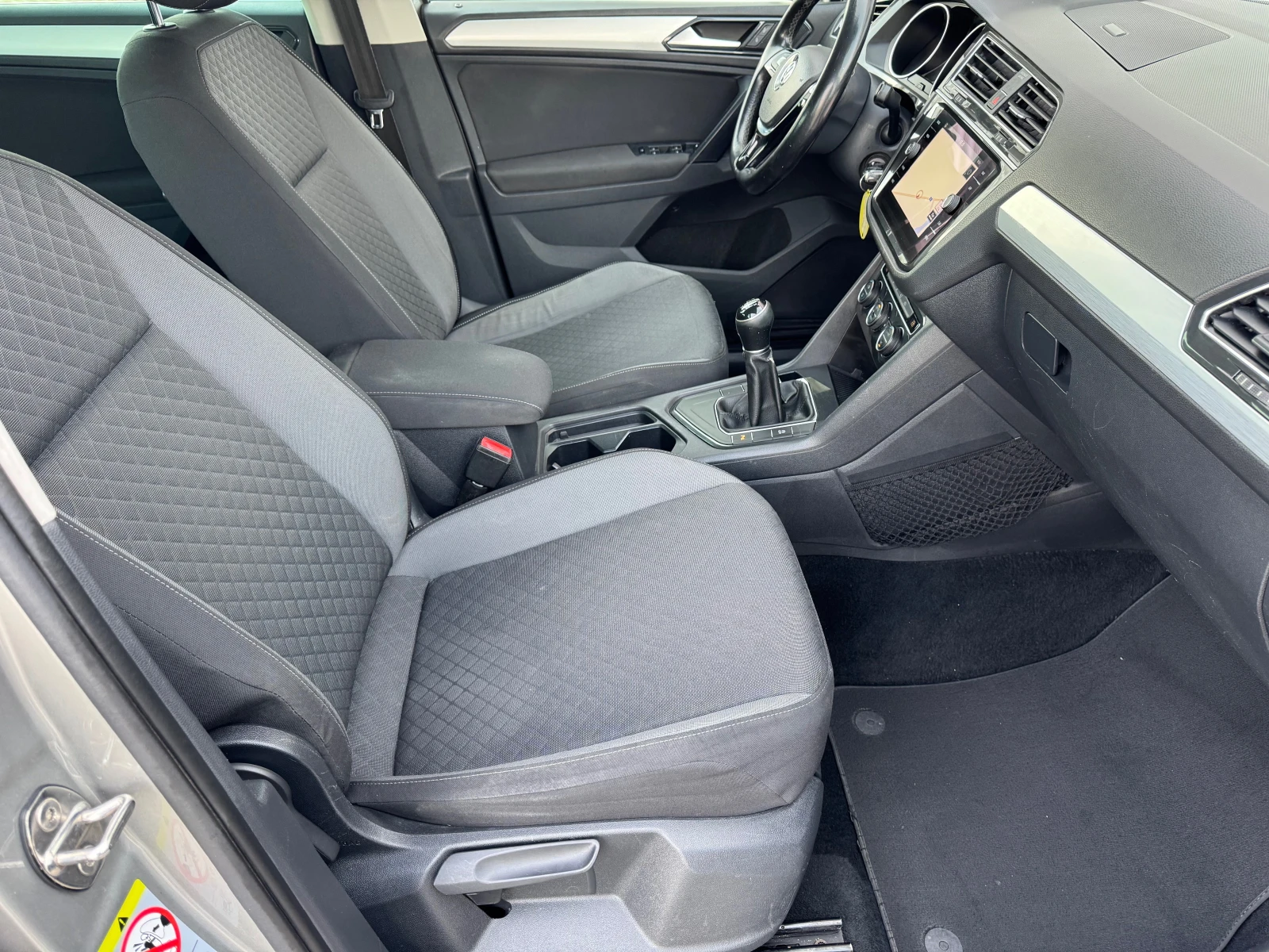 VW Tiguan 1, 6tdi 116ps, 6ck., ев6В, нави, мулти, темпо, usb, снимка 10 - Автомобили и джипове - 54196383