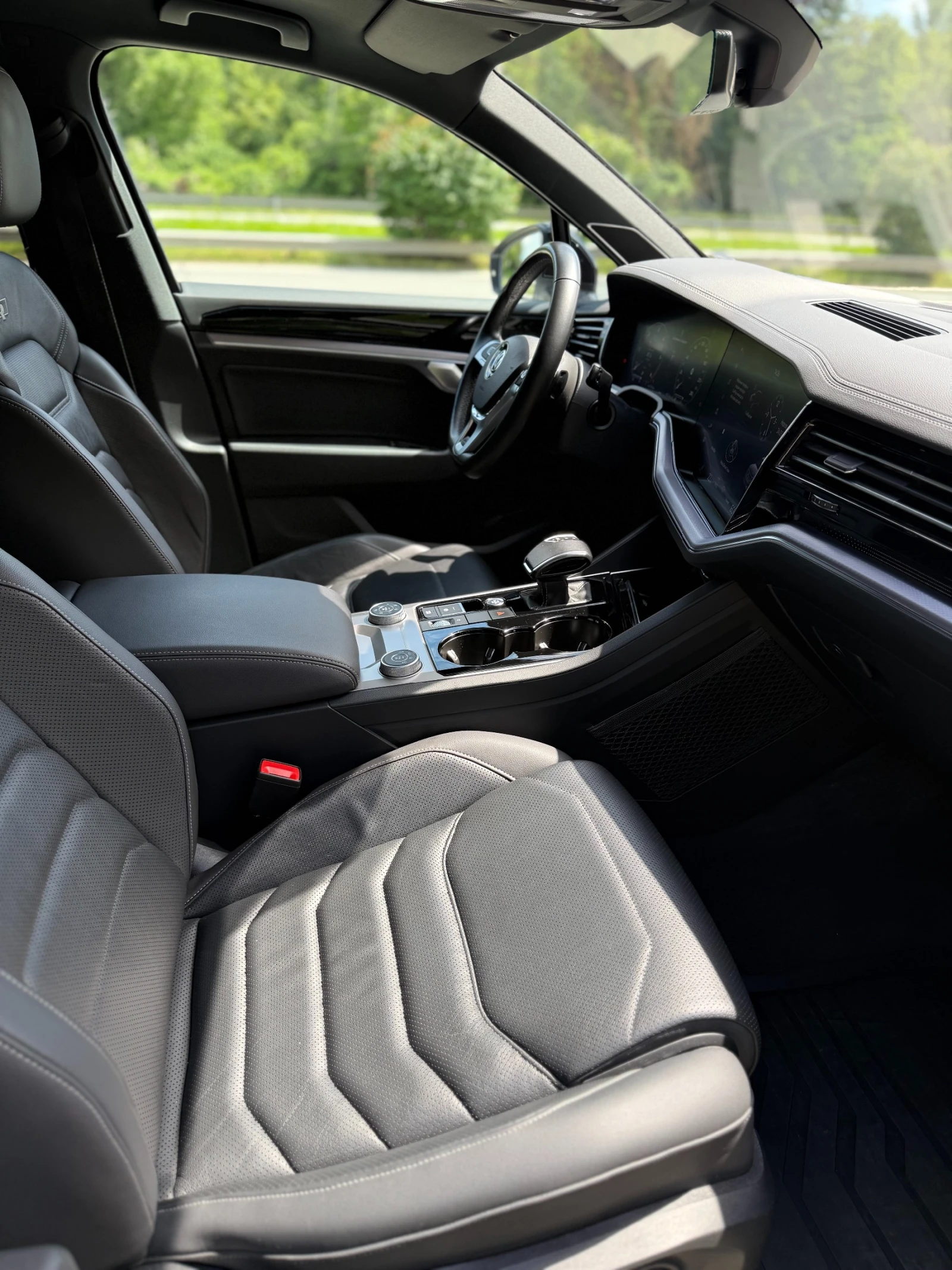VW Touareg, снимка 11 - Автомобили и джипове - 54676038