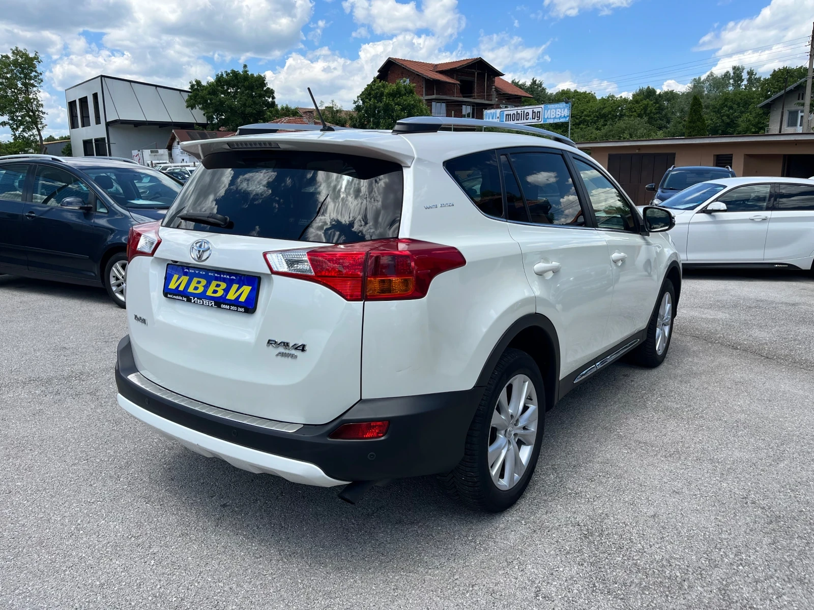 Toyota Rav4 2.0D-4D WHITE EDITION 99 Х КМ, снимка 4 - Автомобили и джипове - 54913567