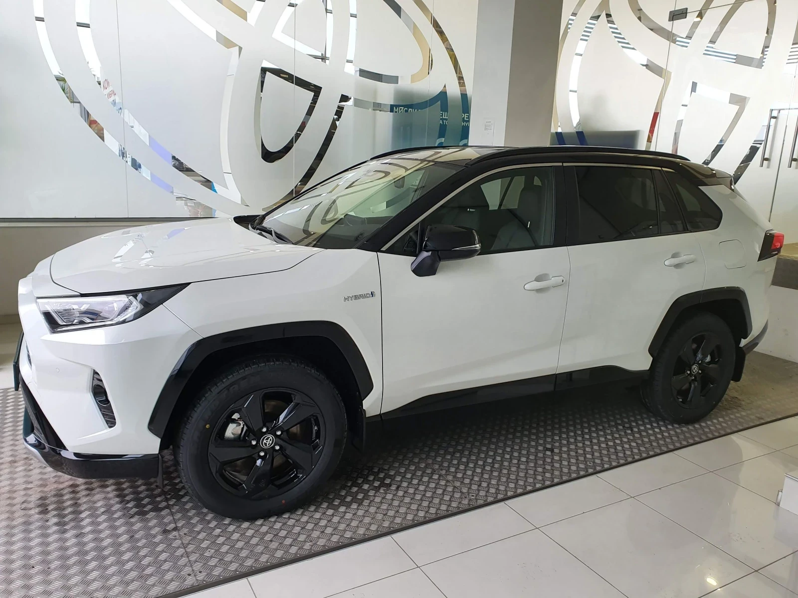 Toyota Rav4 Toyota RAV4 Style Hybrid, снимка 13 - Автомобили и джипове - 55007058