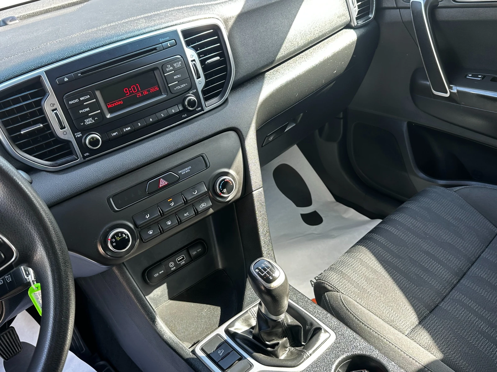 Kia Sportage 1.6i 132 к.с./Газ/бензин/ГАРАНЦИЯ, снимка 10 - Автомобили и джипове - 55089395