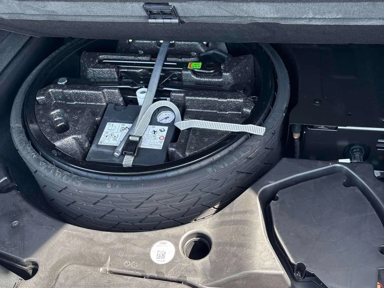 Audi Q8 PROGRESSIVE * ГЛАВНО ПРЕДСТАВИТЕЛСТВО НА AUDI* , снимка 14 - Автомобили и джипове - 55177583