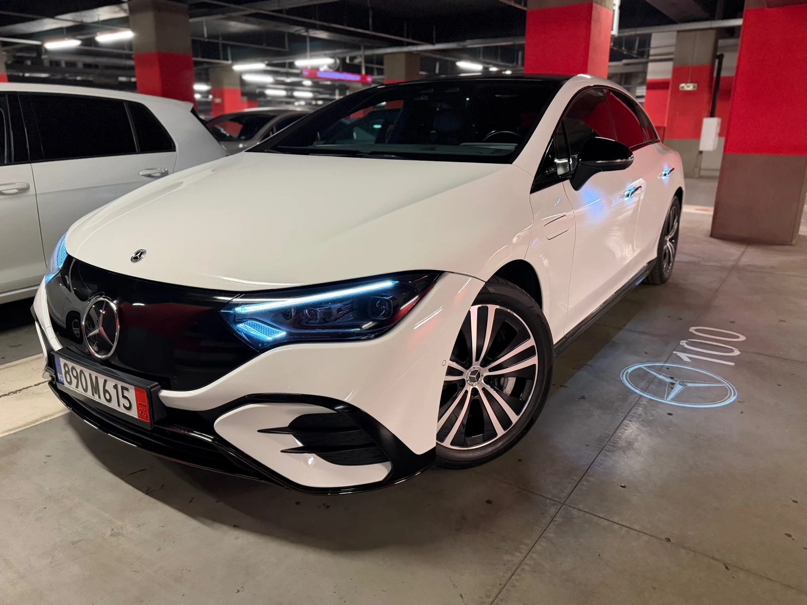 Mercedes-Benz EQE 300 AMG Line / SOH 95% / Burmester / HUD / Пан
