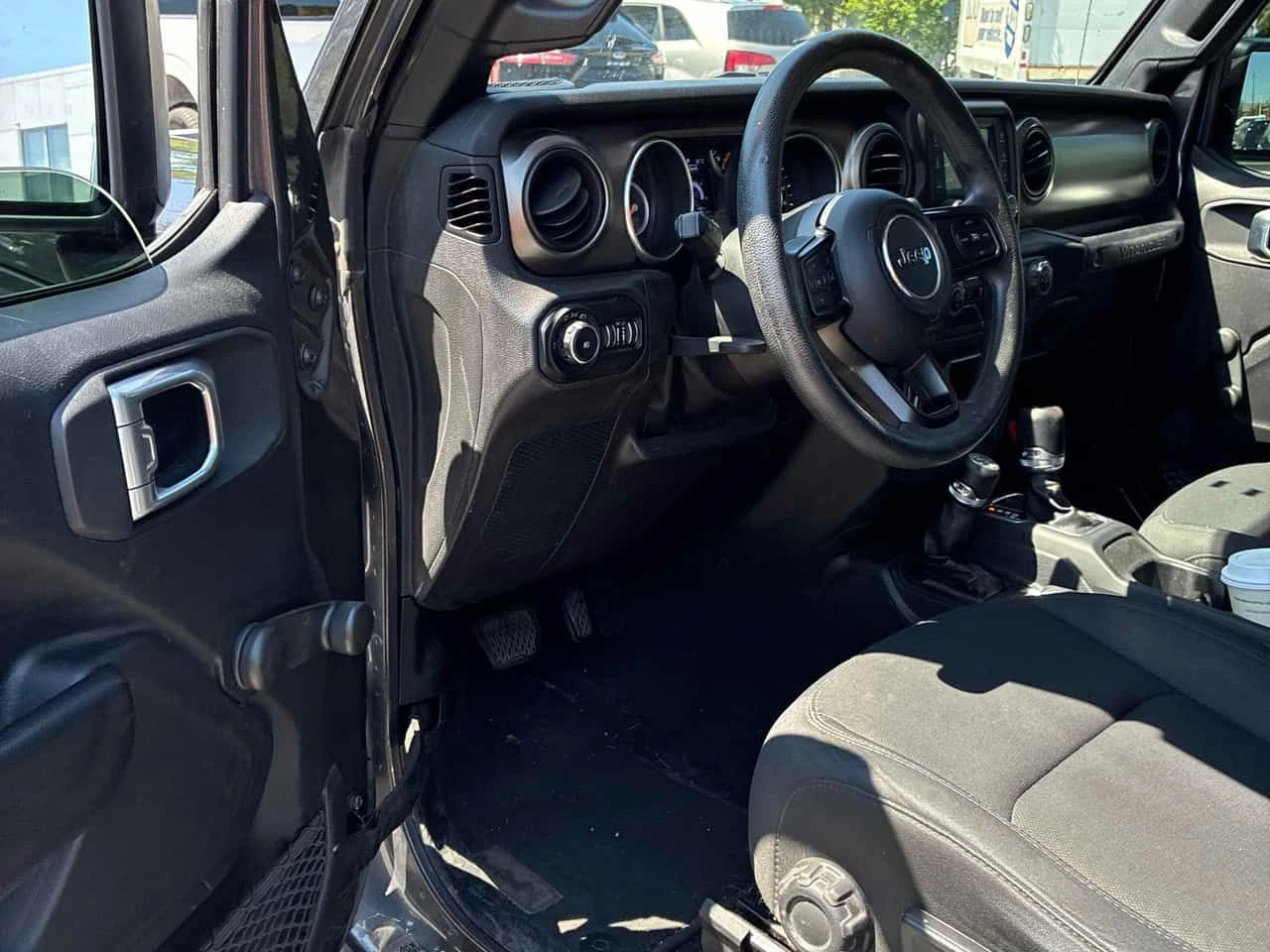 Jeep Wrangler * Sport * АВТОКРЕДИТ БЕЗ ПЪРВОНА!АЛНА ВНОСКА* , снимка 5 - Автомобили и джипове - 55569888