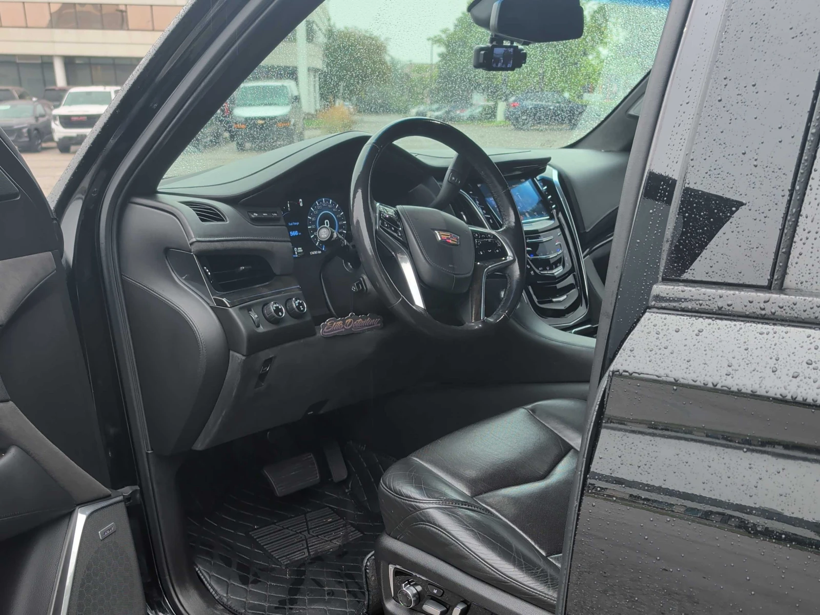 Cadillac Escalade * Platinum * АВТОКРЕДИТ БЕЗ ПЪРВОНАЧАЛНА ВНОСКА* , снимка 5 - Автомобили и джипове - 55901852