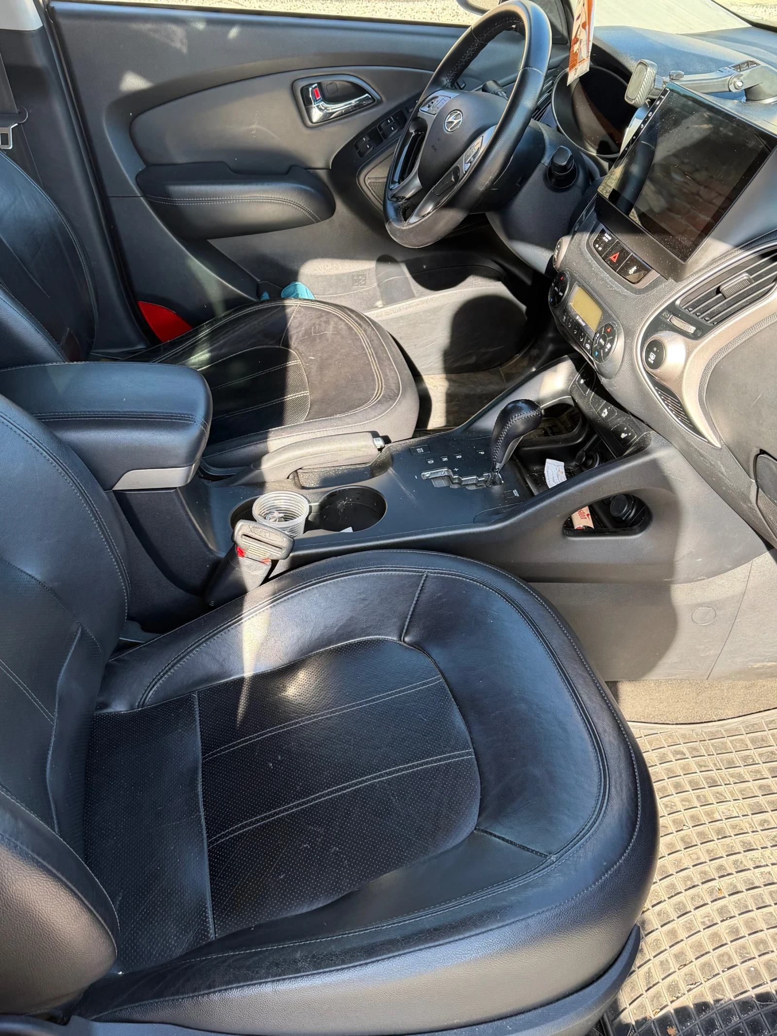 Hyundai IX35 2.0, снимка 8 - Автомобили и джипове - 56641489