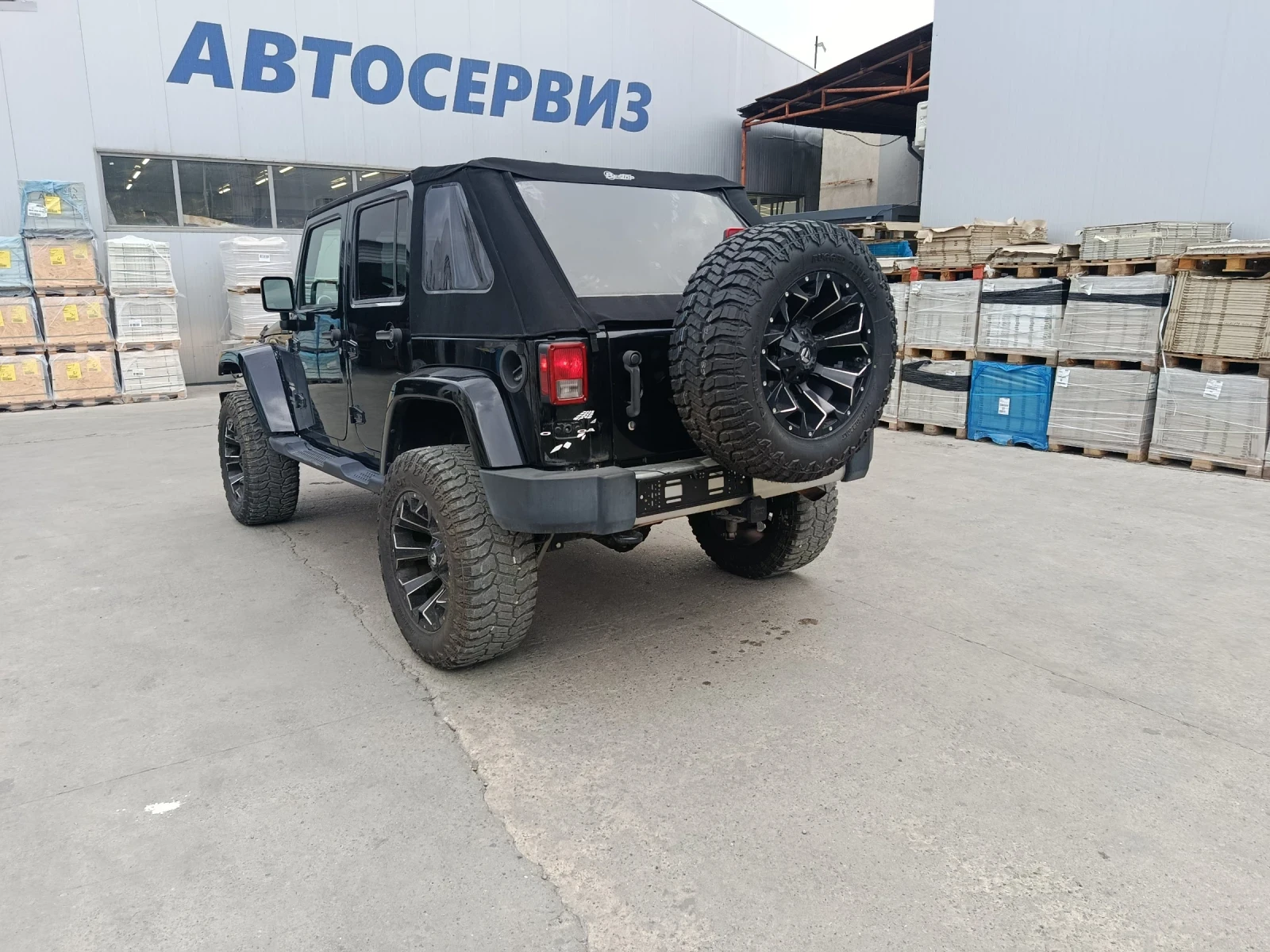 Jeep Wrangler Sahara, снимка 4 - Автомобили и джипове - 56678943