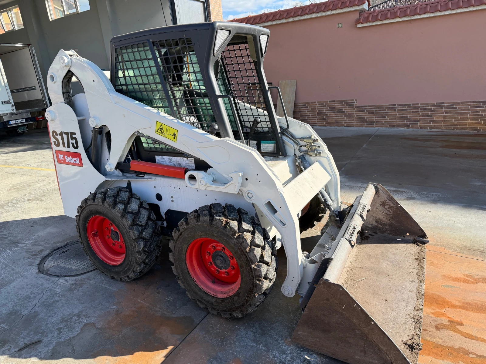 ���� ����� �������� Bobcat | Mobile.bg � ����������� 1