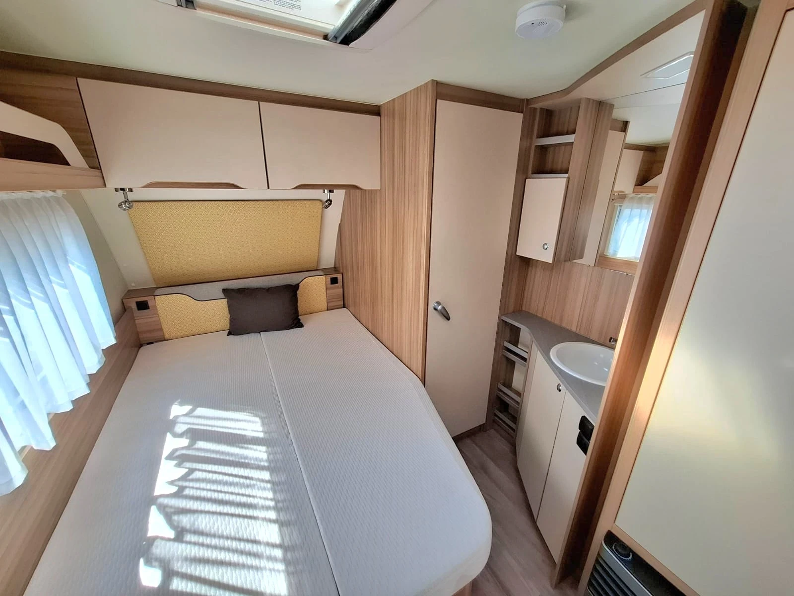 Каравана Weinsberg CaraTwo 450FU Мувър, Солар, Форселт и др - изображение 8