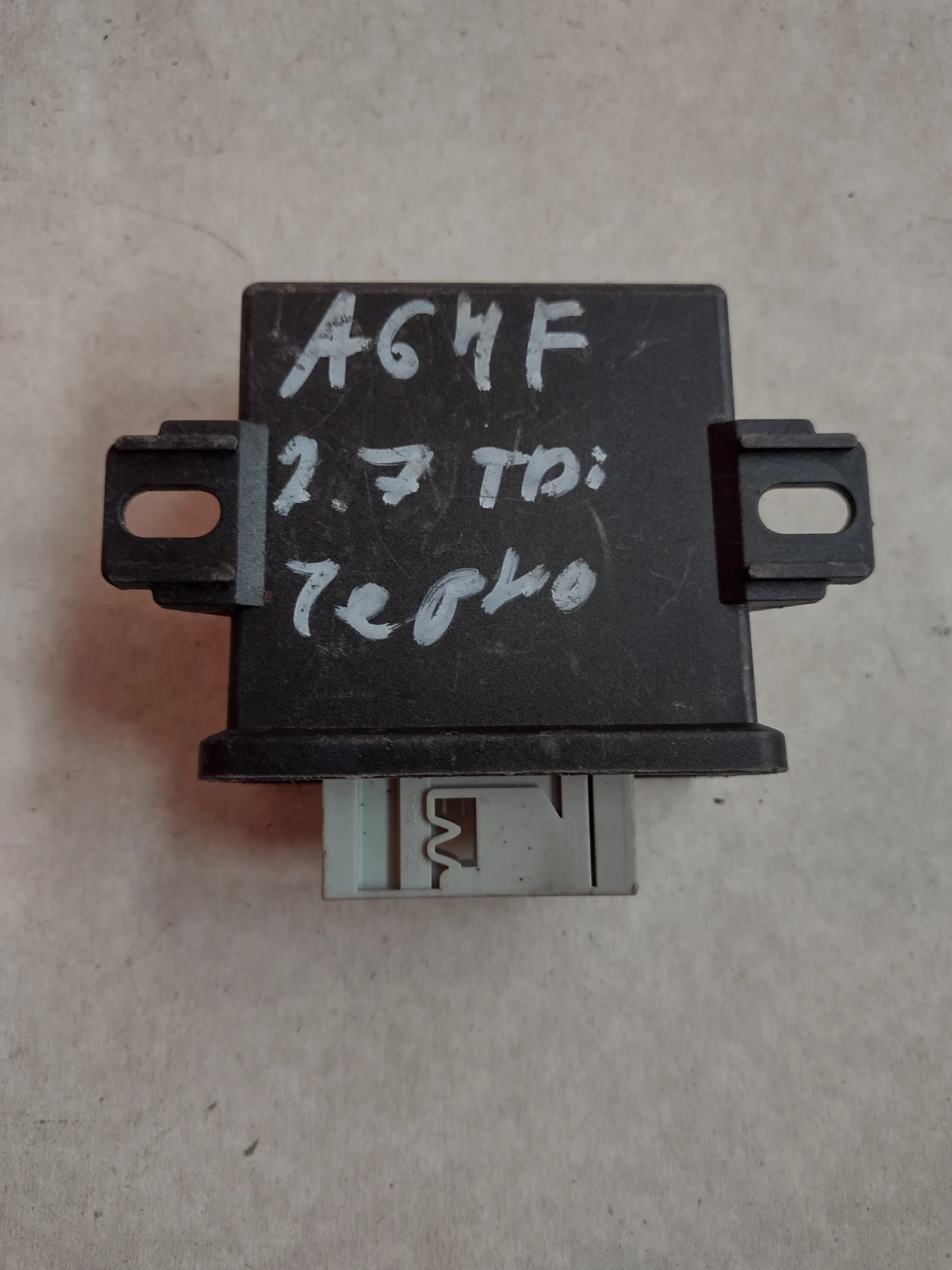 8P0907357H    AUDI A6 4F   5LA008379-03   8P0 907 357 H | Mobile.bg   2