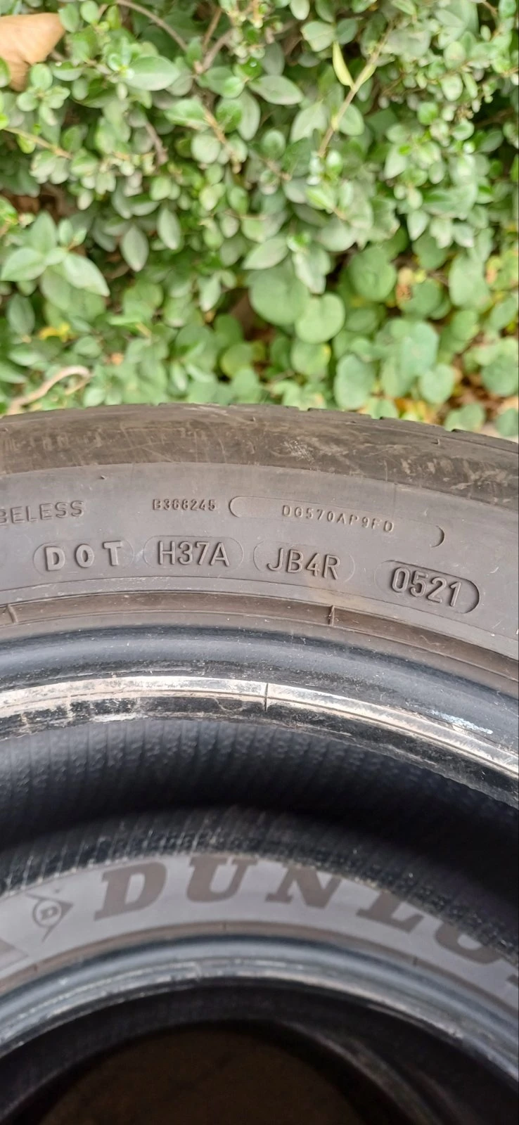 Гуми Зимни 235/55R17, снимка 4 - Гуми и джанти - 52130422