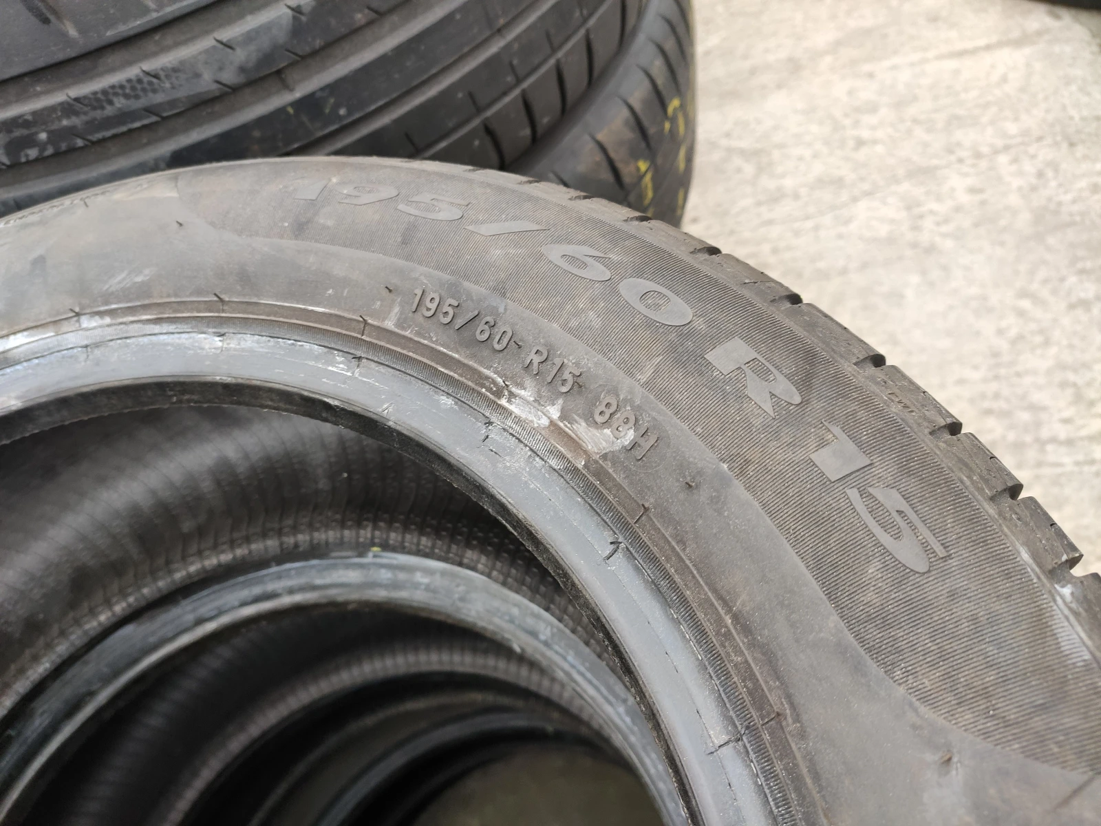 Гуми Летни 195/60R15, снимка 5 - Гуми и джанти - 54059987