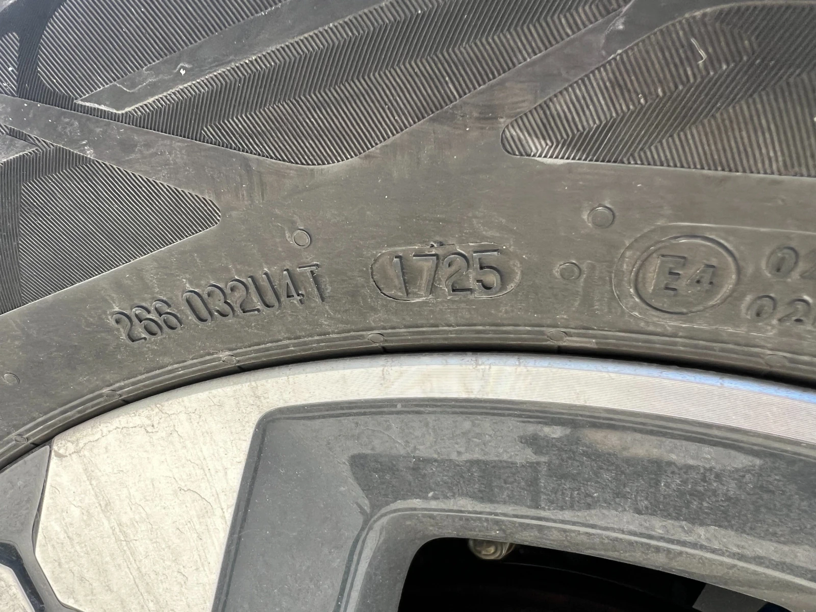 Гуми Летни 215/60R18, снимка 2 - Гуми и джанти - 55287426
