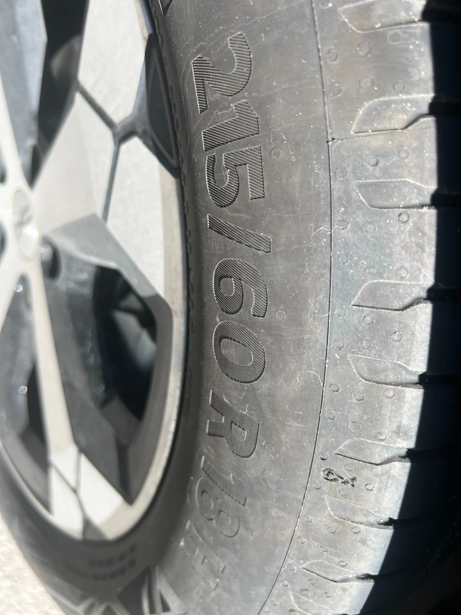 Гуми Летни 215/60R18, снимка 4 - Гуми и джанти - 55287426