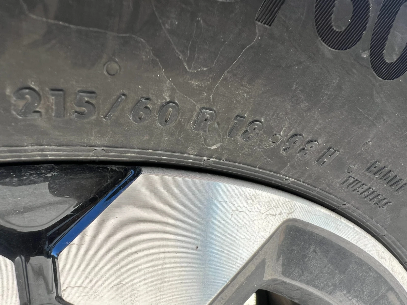 Гуми Летни 215/60R18, снимка 3 - Гуми и джанти - 55287426