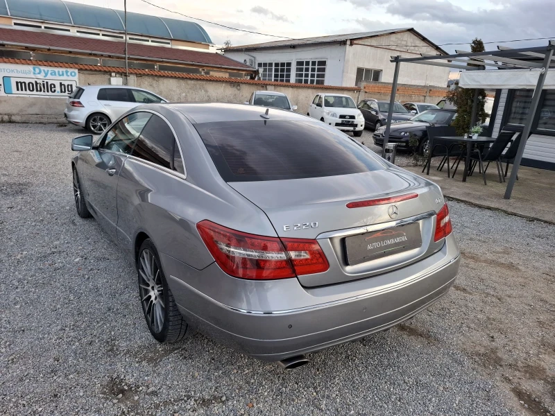 Mercedes-Benz E 220, снимка 7 - Автомобили и джипове - 52924303