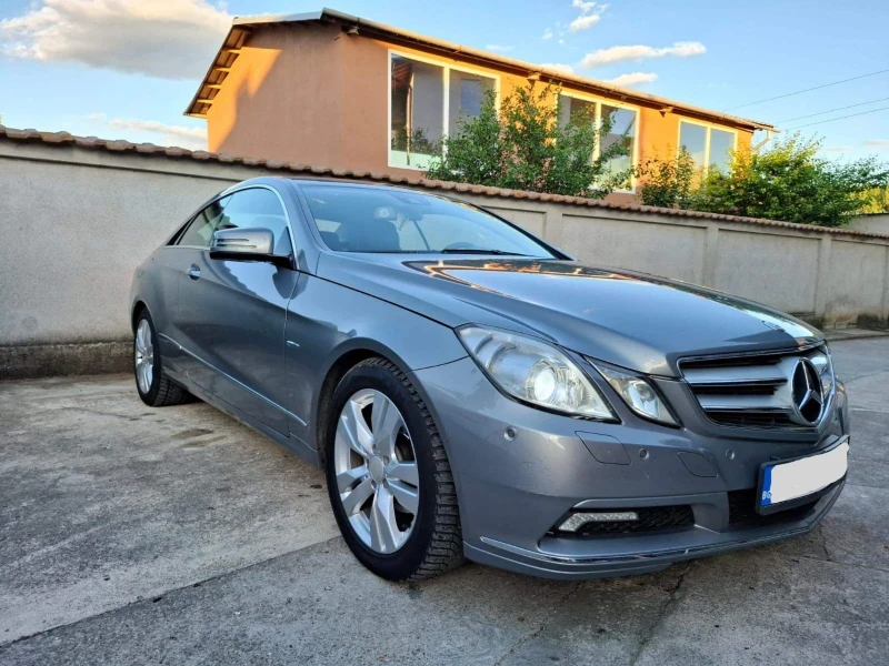 Mercedes-Benz E 220, снимка 4 - Автомобили и джипове - 50988766