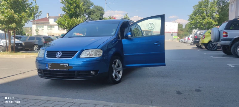 VW Touran, снимка 2 - Автомобили и джипове - 46604355