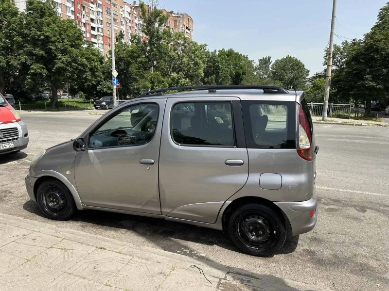 Toyota Yaris verso D4D 1.4, снимка 11 - Автомобили и джипове - 47173783