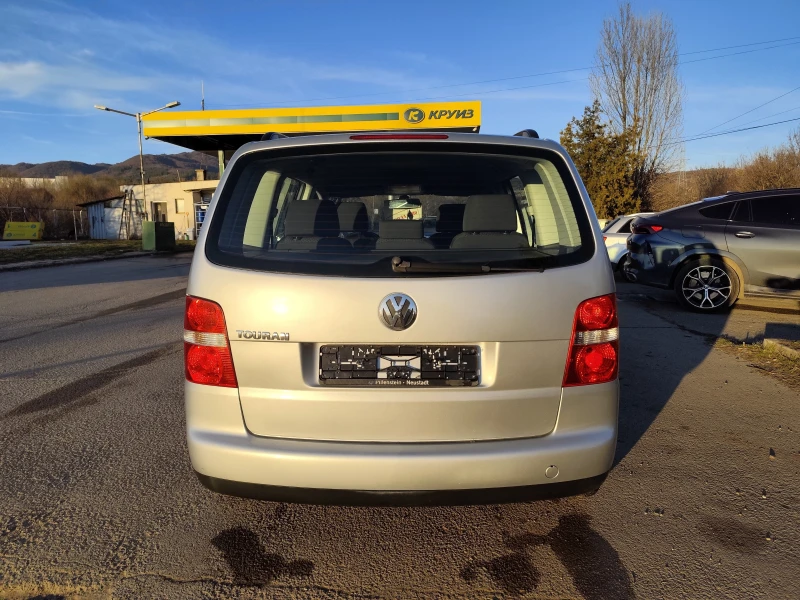 VW Touran 1.6 Бензин 101кс, снимка 4 - Автомобили и джипове - 49398818