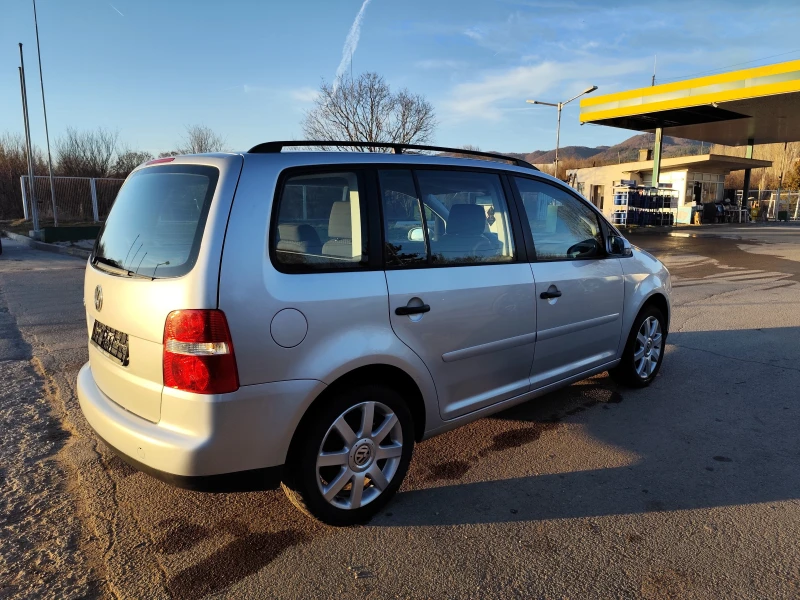 VW Touran 1.6 Бензин 101кс, снимка 5 - Автомобили и джипове - 49398818