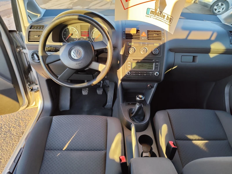 VW Touran 1.6 Бензин 101кс, снимка 11 - Автомобили и джипове - 49398818