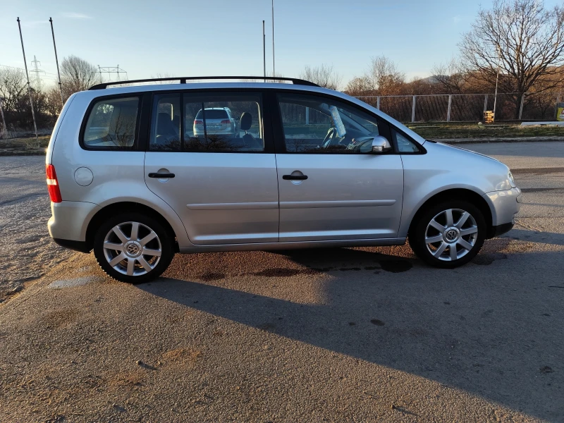 VW Touran 1.6 Бензин 101кс, снимка 6 - Автомобили и джипове - 49398818