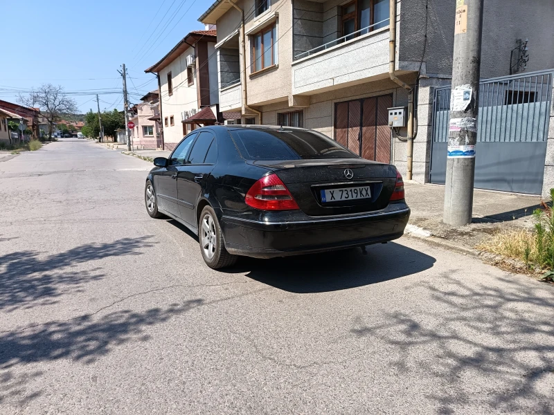 Mercedes-Benz E 270 2.7 Avantgarde, снимка 3 - Автомобили и джипове - 52624712