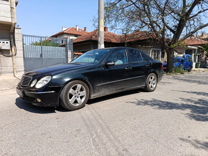 Mercedes-Benz E 270 2.7 Avantgarde, снимка 2 - Автомобили и джипове - 52624712