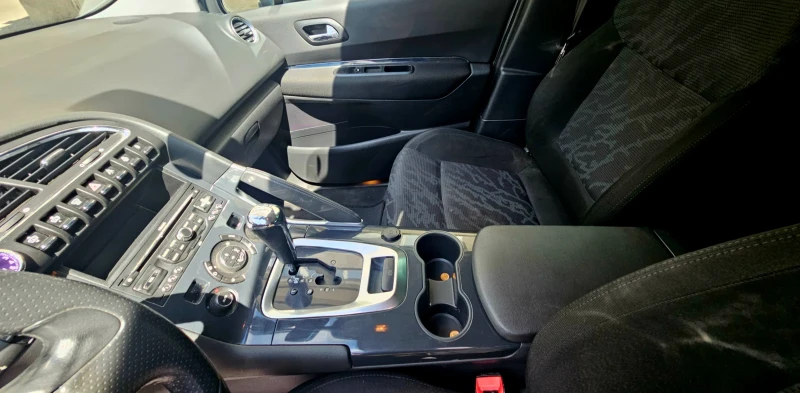 Peugeot 3008, снимка 8 - Автомобили и джипове - 52634500