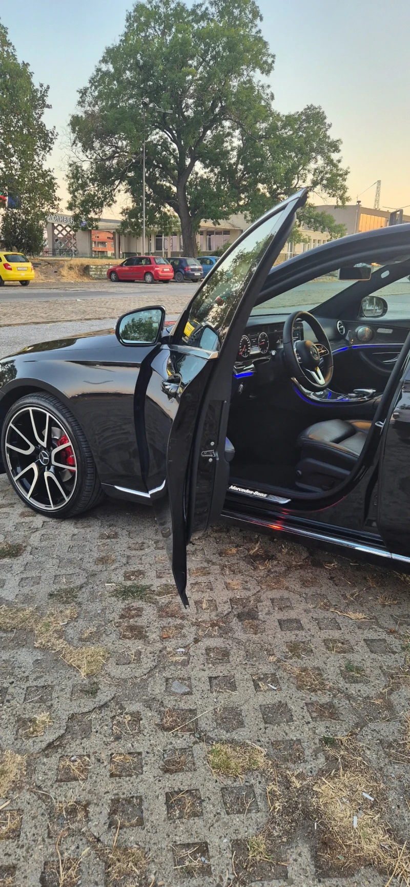 Mercedes-Benz E 220 AMG OPTIC, снимка 4 - Автомобили и джипове - 52449992