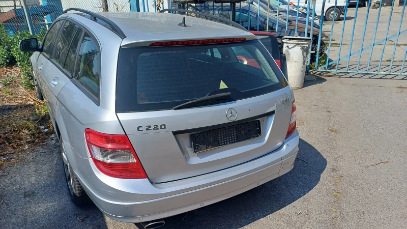 Mercedes-Benz C 220, снимка 2 - Автомобили и джипове - 51653249