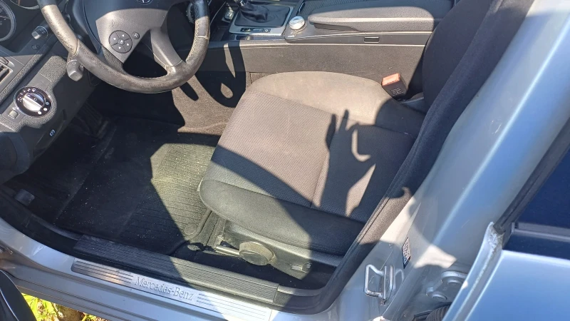 Mercedes-Benz C 220, снимка 5 - Автомобили и джипове - 51653249
