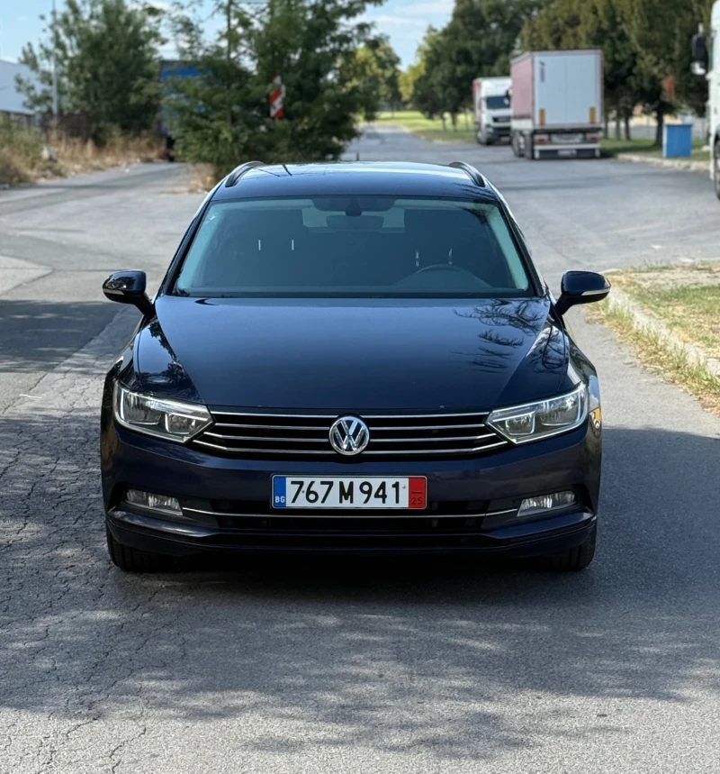 VW Passat 2.0TDI* DSG* DIGITAL* DISTRONIC* KEYLESS GO, снимка 3 - Автомобили и джипове - 51711141