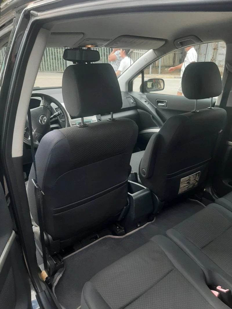 Toyota Corolla verso 2.0, снимка 10 - Автомобили и джипове - 52013599