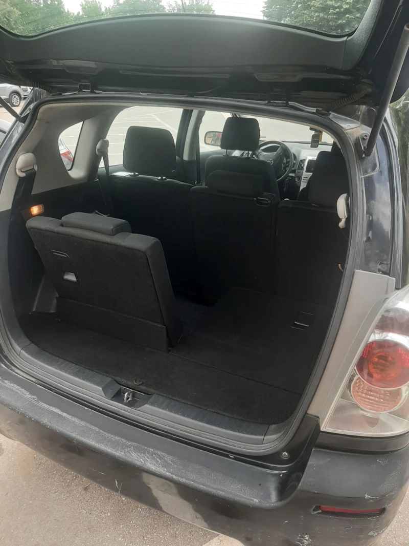 Toyota Corolla verso 2.0, снимка 5 - Автомобили и джипове - 52013599