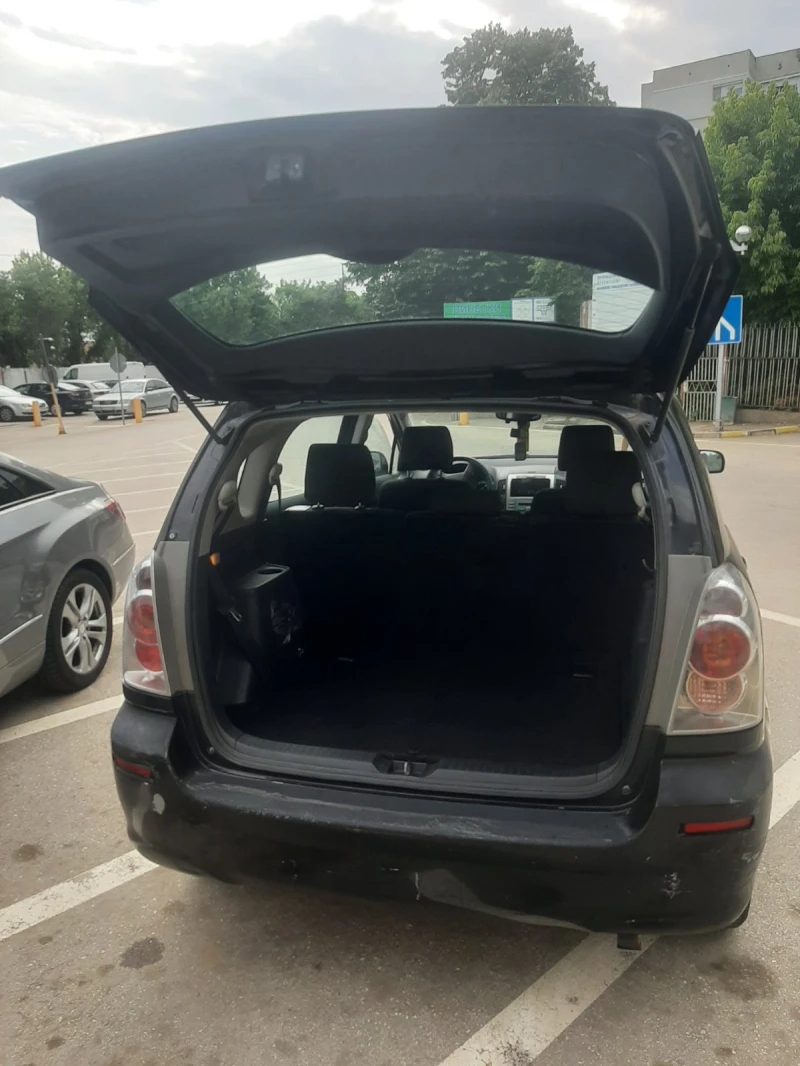 Toyota Corolla verso 2.0, снимка 6 - Автомобили и джипове - 52013599