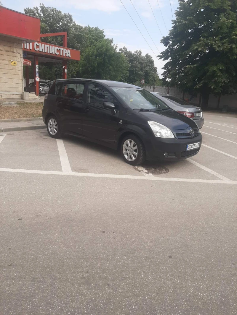 Toyota Corolla verso 2.0, снимка 4 - Автомобили и джипове - 52013599