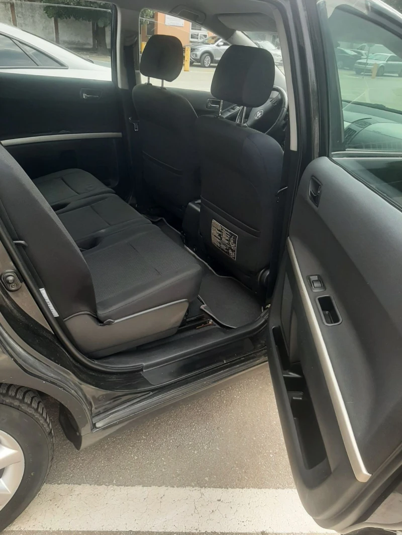 Toyota Corolla verso 2.0, снимка 7 - Автомобили и джипове - 52013599