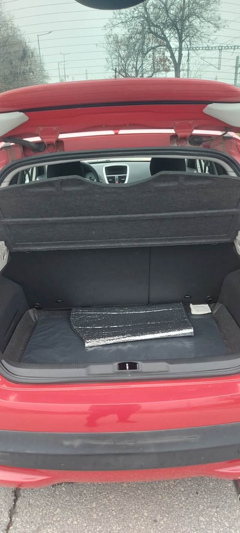 Peugeot 207 1.4 75к.с, снимка 12 - Автомобили и джипове - 52654200