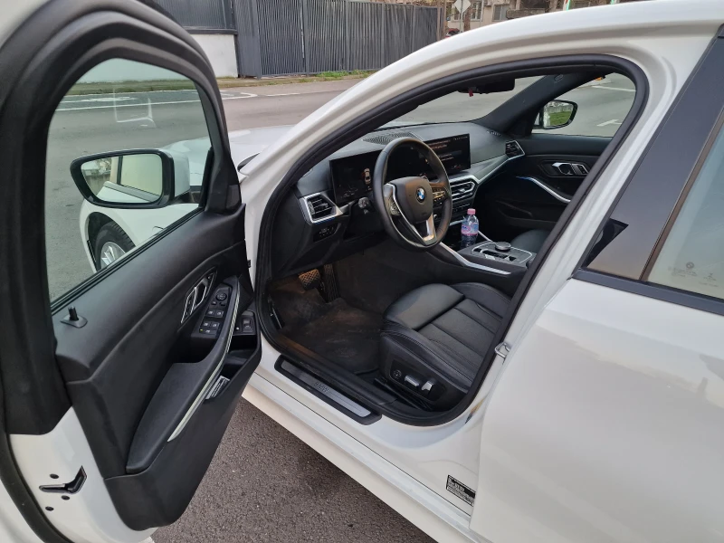 BMW 330 xDrive Plug-In Hybrid 2023 | 288 hp | 4x4 | US, снимка 12 - Автомобили и джипове - 52838754