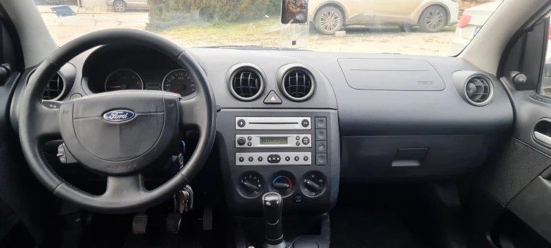 Ford Fiesta 1.4 HDI, снимка 8 - Автомобили и джипове - 53180780