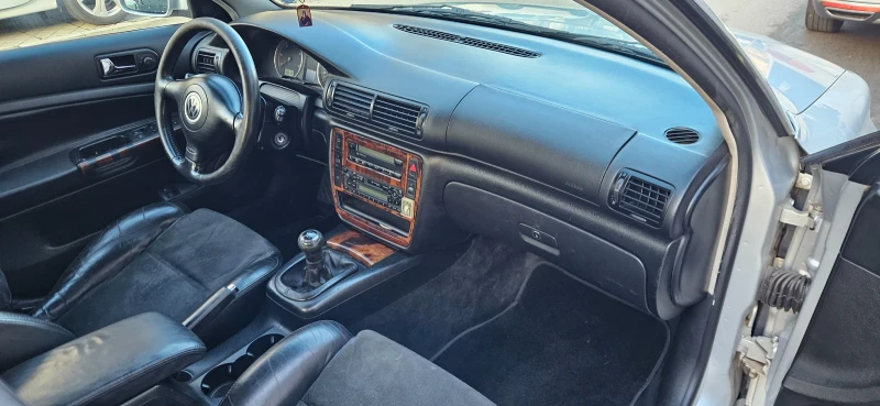 VW Passat, снимка 8 - Автомобили и джипове - 53413215