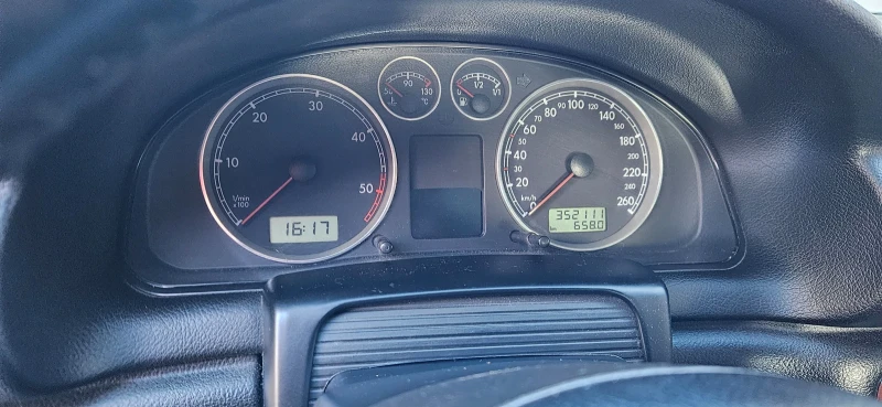 VW Passat, снимка 6 - Автомобили и джипове - 53413215