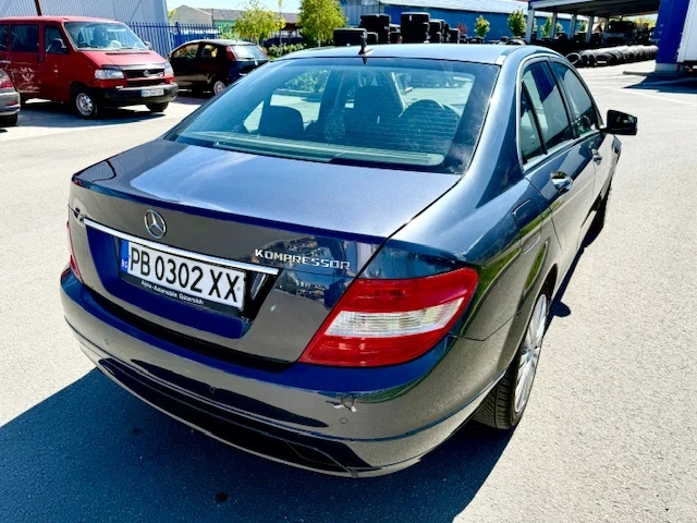 Mercedes-Benz C 180 KOMPRESSOR-РЕАЛНИ КМ.НАВИГАЦИЯ-ВСИЧКО ПЛАТЕНО - изображение 4