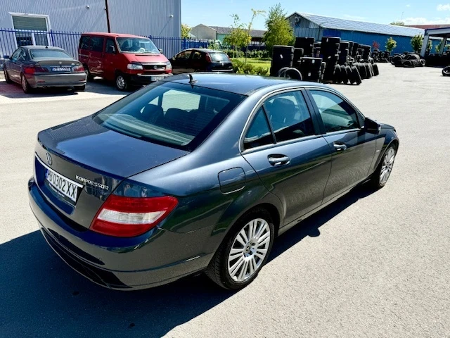 Mercedes-Benz C 180 KOMPRESSOR-РЕАЛНИ КМ.НАВИГАЦИЯ-ВСИЧКО ПЛАТЕНО - изображение 3