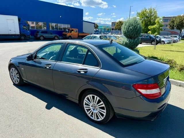 Mercedes-Benz C 180 KOMPRESSOR-РЕАЛНИ КМ.НАВИГАЦИЯ-ВСИЧКО ПЛАТЕНО - изображение 6