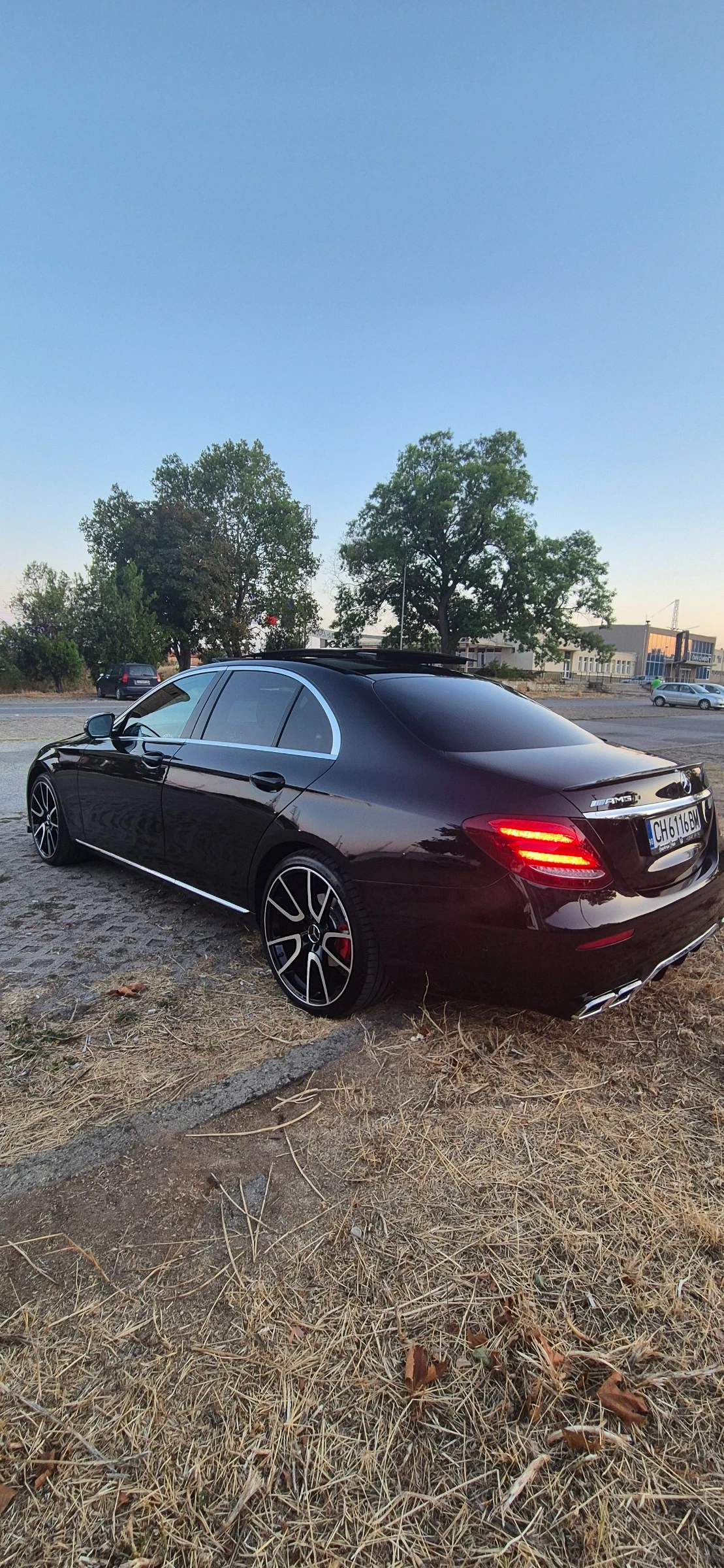 Mercedes-Benz E 220 AMG OPTIC, снимка 1