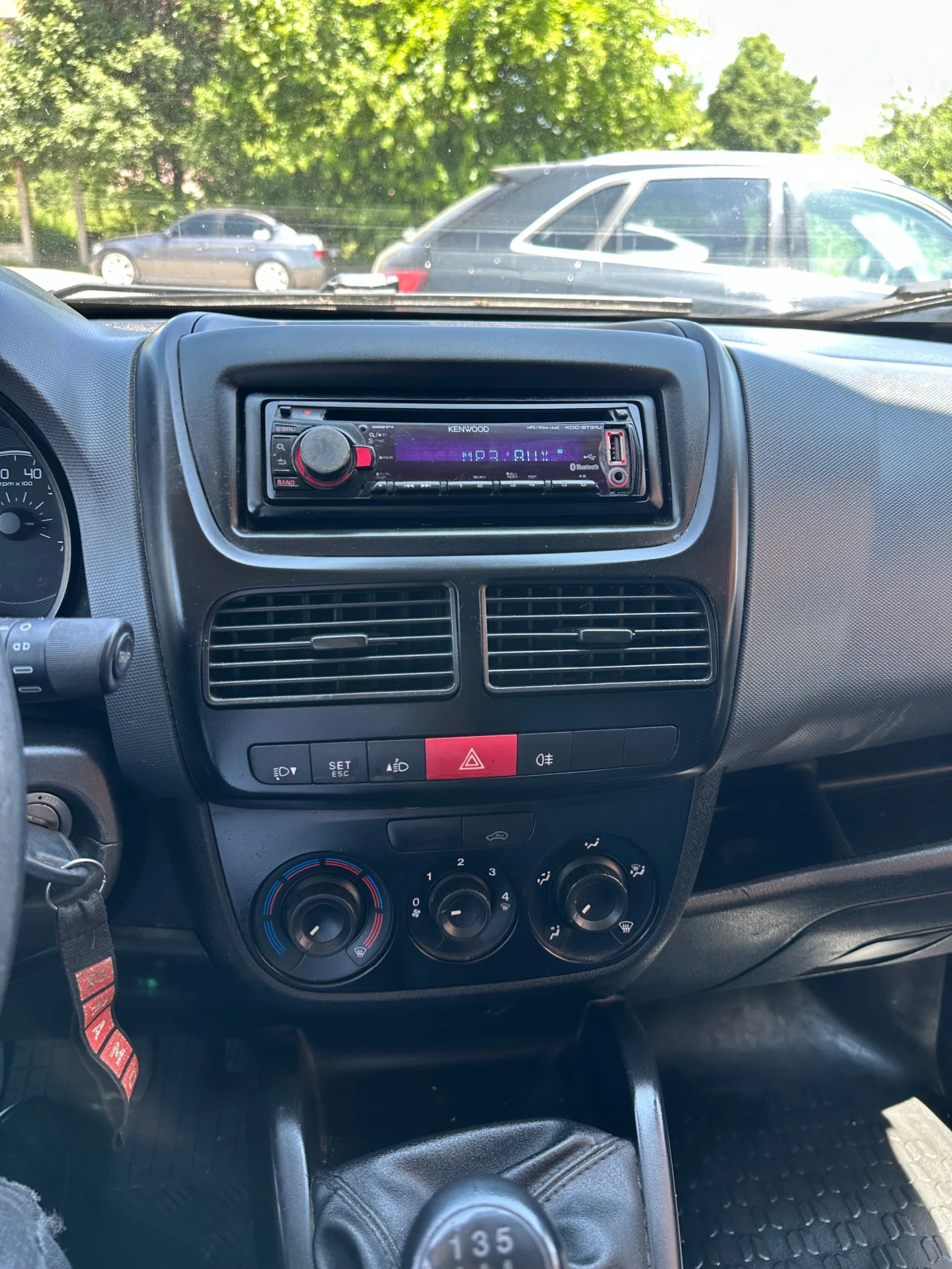 Fiat Doblo 1.3 - изображение 9
